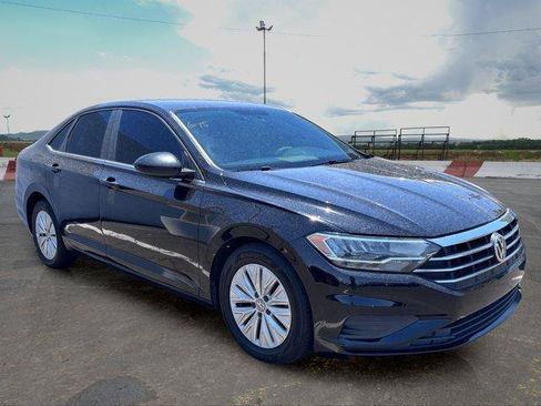 Used 2019 Volkswagen Jetta S w/ Driver Assistance Package FWD image 2