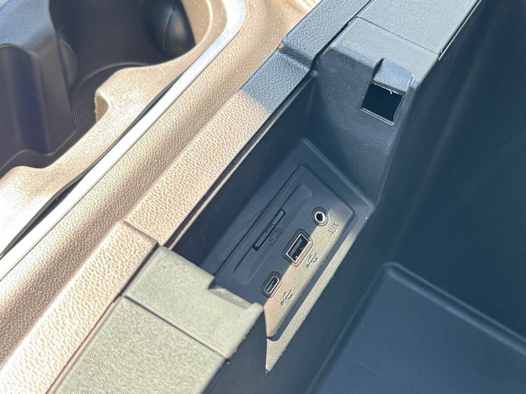 Used 2022 GMC Sierra 3500 Denali w/ Denali Ultimate Package AWD/4WD image 28