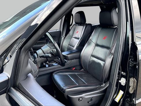 Used 2024 Dodge Durango GT RWD image 8