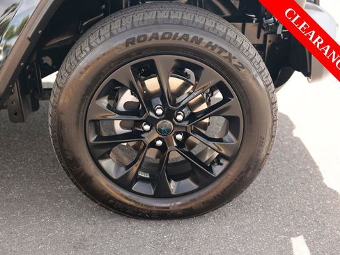 Used 2025 Jeep Wrangler Unlimited Sahara AWD/4WD image 8