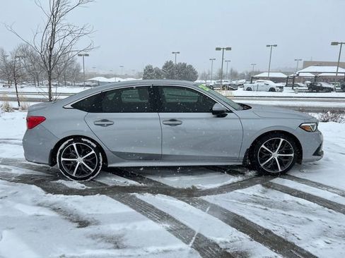 Used 2023 Honda Civic Touring image 9