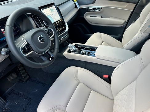 New 2026 Volvo XC90 B5 Plus image 8