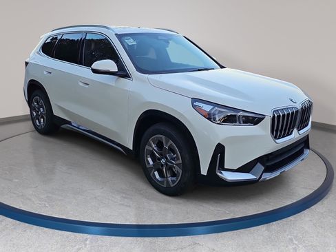 New 2026 BMW X1 xDrive28i w/ Convenience Package image 3
