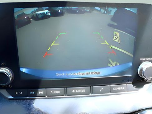 Used 2025 Nissan Sentra SV image 28