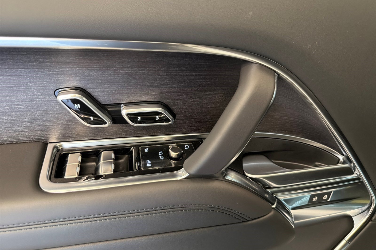 New 2027 Land Rover Range Rover SE AWD/4WD image 13