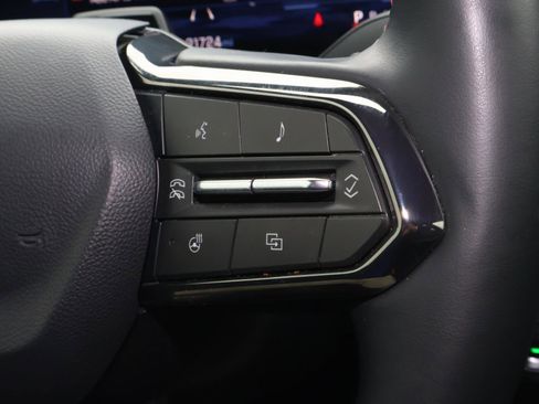 Used 2024 Chevrolet Traverse RS image 29