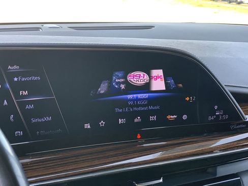 Certified 2023 Cadillac Escalade Premium Luxury image 10