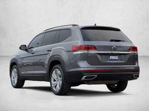 Used 2022 Volkswagen Atlas SE w/ Panoramic Sunroof Package FWD image 8