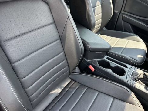 Used 2023 Volkswagen Jetta SE FWD image 15