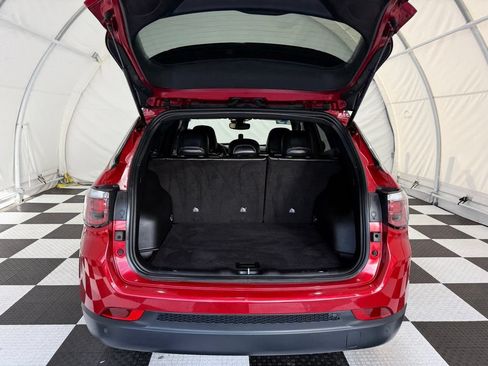 Used 2025 Jeep Compass Limited AWD/4WD image 4