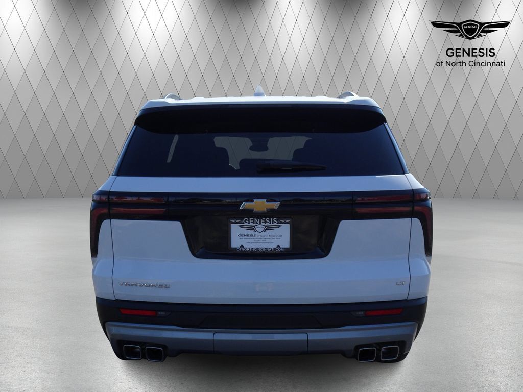 Used 2024 Chevrolet Traverse LT FWD image 4