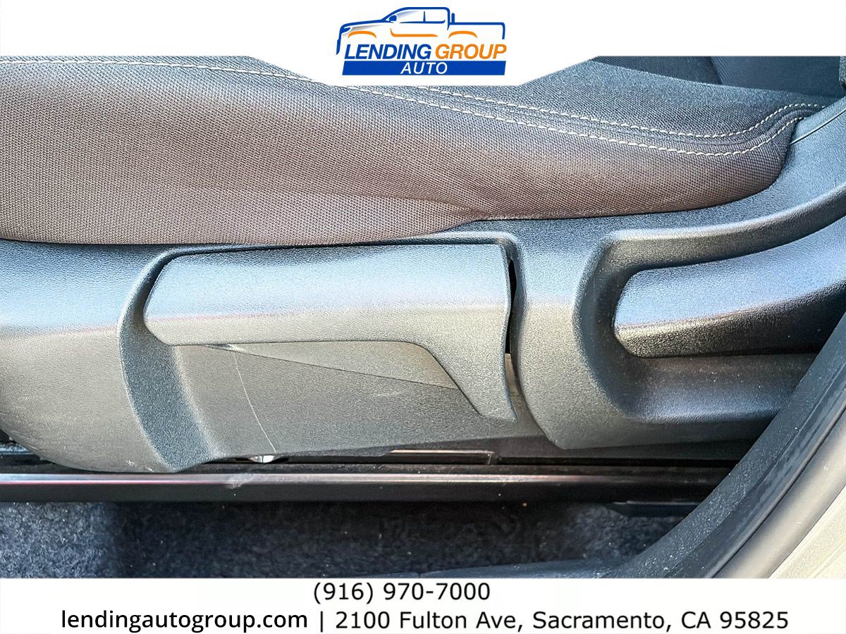 Used 2023 Nissan Rogue S AWD/4WD image 20