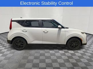 Used 2020 Kia Soul S FWD video 4