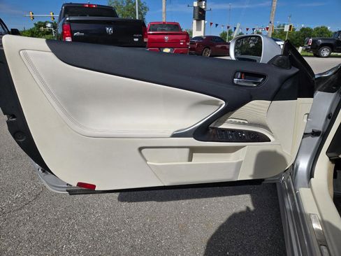 Used 2010 Lexus IS 250C RWD image 25