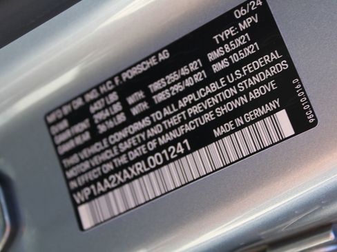 Certified 2024 Porsche Macan 4 Electric image 26