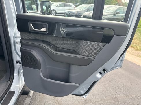 Used 2025 INEOS Grenadier Station Wagon AWD/4WD image 10