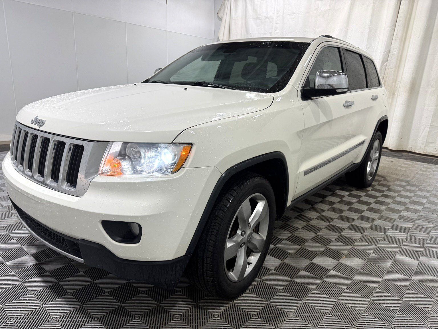 Used 2012 Jeep Grand Cherokee Limited w/ Luxury Group II AWD/4WD image 4