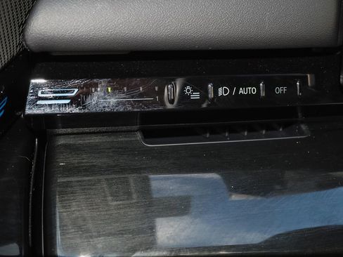 Used 2024 BMW 530i xDrive 530i xDrive w/ Convenience Package image 30