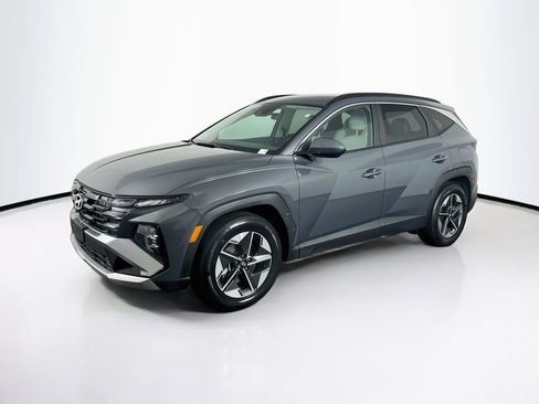 Used 2025 Hyundai Tucson SEL FWD image 3