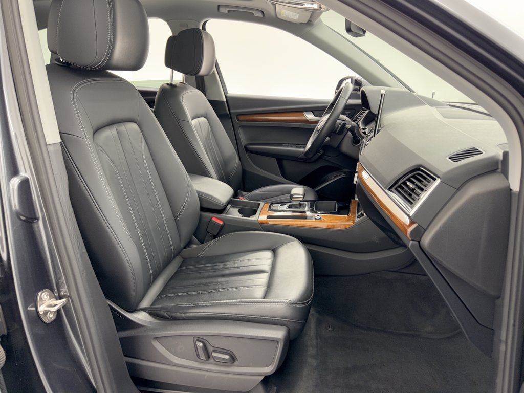 Used 2023 Audi Q5 2.0T Premium w/ Convenience Package AWD/4WD image 29