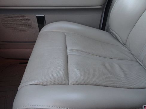 Used 2017 Lincoln Navigator Select RWD image 15