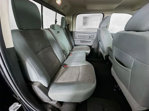 Certified 2019 RAM 1500 Classic SLT w/ Luxury Group image 31