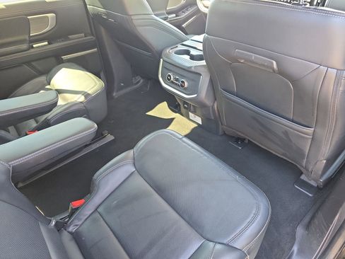 Used 2025 Ford Expedition Max Platinum AWD/4WD image 11
