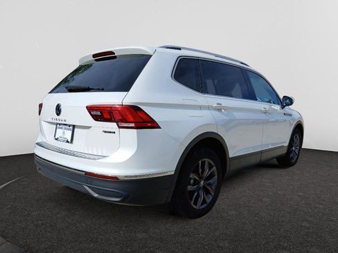 Used 2023 Volkswagen Tiguan SE w/ Panoramic Sunroof Package AWD/4WD image 5