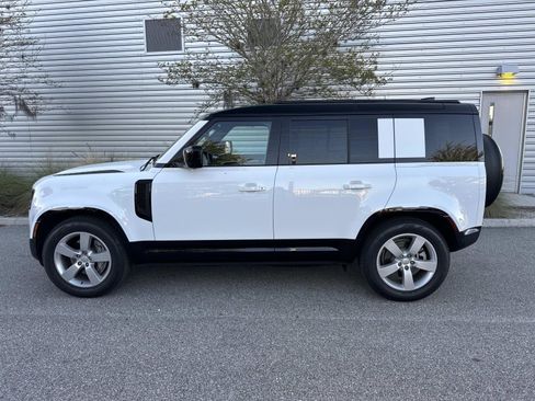 Certified 2025 Land Rover Defender 110 X-Dynamic SE image 2