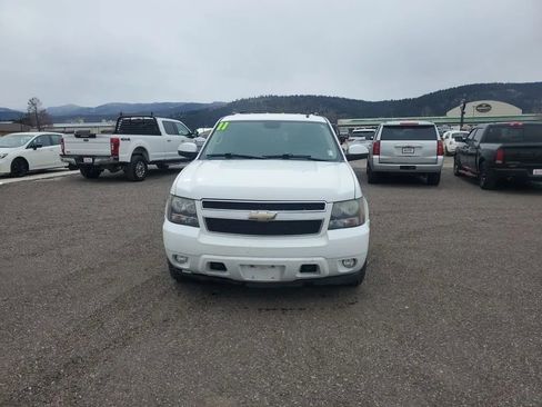 Used 2011 Chevrolet Suburban LT image 3