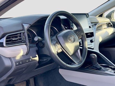 Used 2023 Toyota Camry XSE FWD image 9