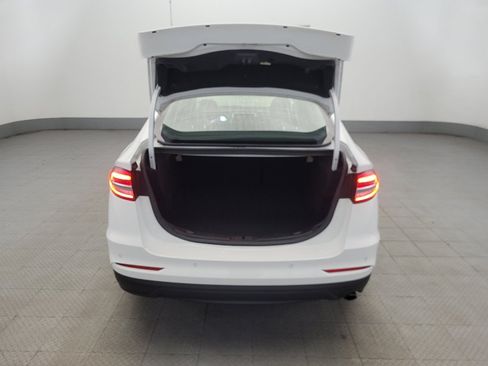 Used 2020 Ford Fusion SE FWD image 29