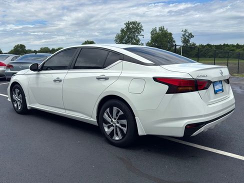 Used 2022 Nissan Altima 2.5 S FWD image 8