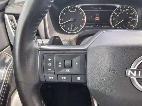 Used 2025 Nissan Rogue SV FWD image 23