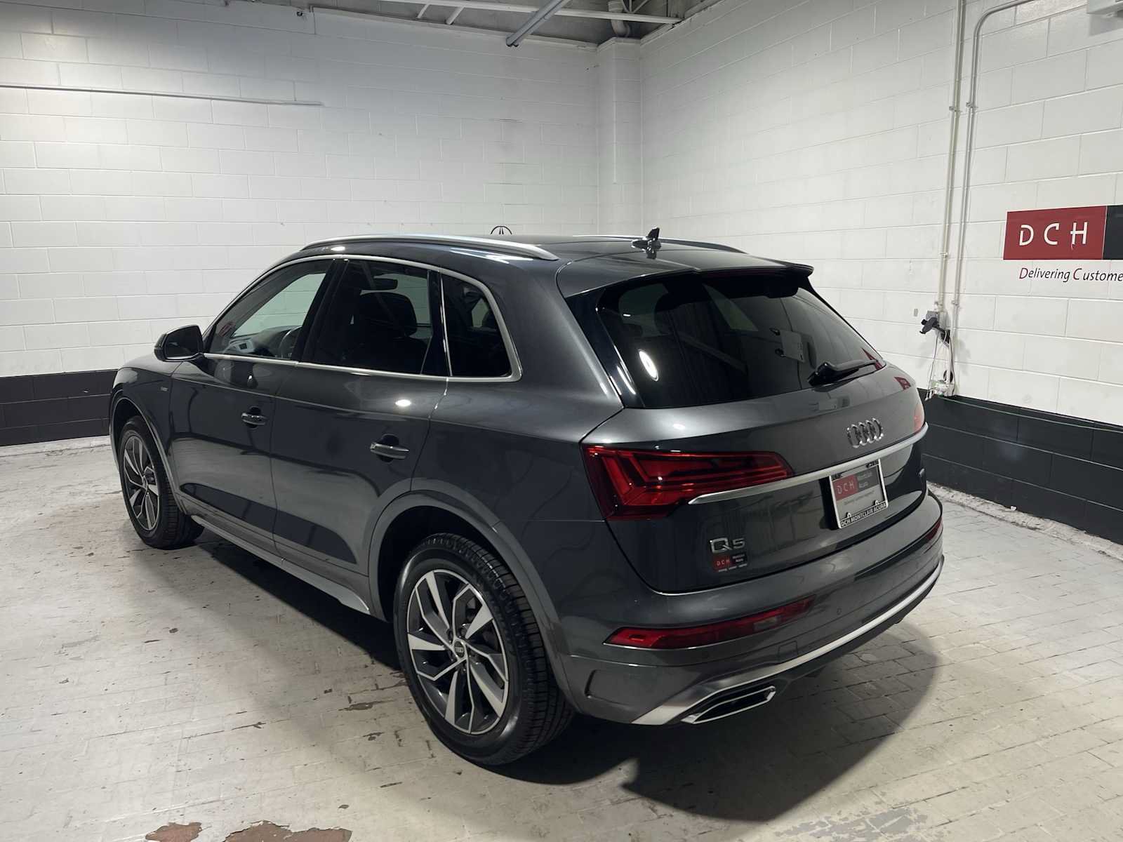 Used 2022 Audi Q5 2.0T Premium Plus w/ Premium Plus Package AWD/4WD image 4