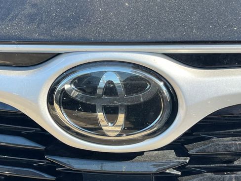 Used 2023 Toyota Highlander XLE image 13