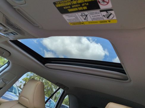 Used 2019 Toyota RAV4 XLE Premium FWD image 20