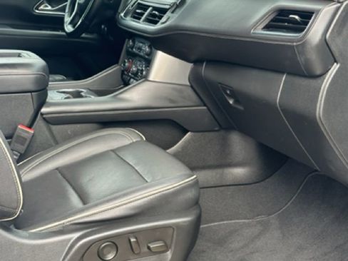 Used 2023 Chevrolet Suburban Premier RWD image 27