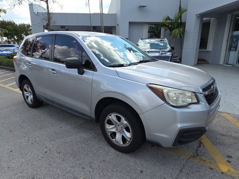Used 2017 Subaru Forester 2.5i w/ Popular Package #2A image 2