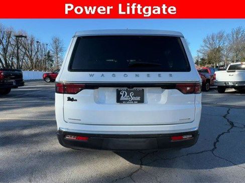 Used 2022 Jeep Wagoneer Series II w/ Premium Group I image 9