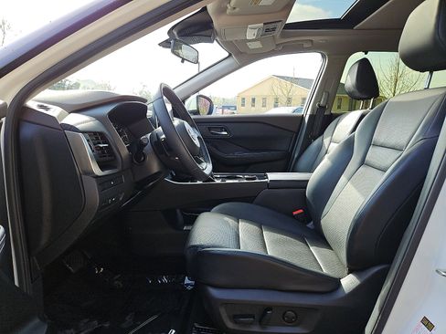 Certified 2023 Nissan Rogue SV w/ SV Premium B Package image 13