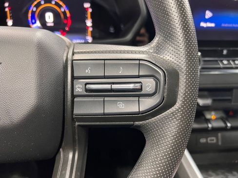 Used 2023 Chevrolet Colorado Trail Boss image 15