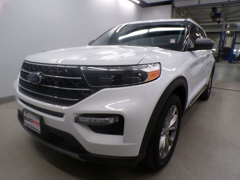 Used 2020 Ford Explorer XLT w/ Equipment Group 202A image 1