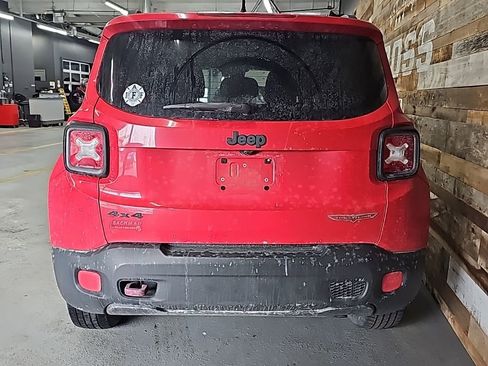Used 2017 Jeep Renegade Trailhawk image 5