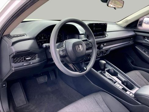 Used 2025 Honda Accord SE image 17