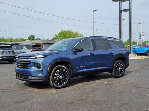 New 2026 Chevrolet Traverse LT w/ Sun and Wheel Package AWD/4WD image 4