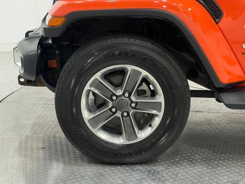 Used 2020 Jeep Wrangler Unlimited Sahara w/ Uconnect 4C Nav & Sound Group AWD/4WD image 33