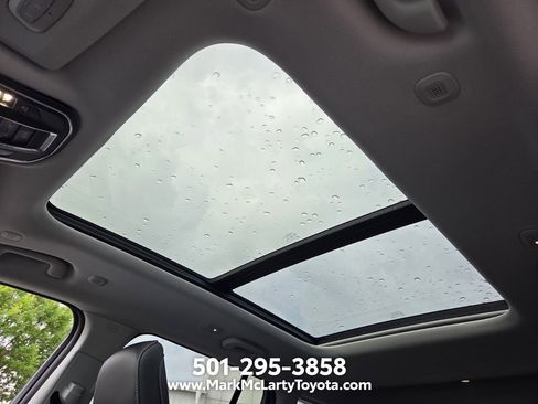 Used 2023 Jeep Grand Cherokee Limited AWD/4WD image 17