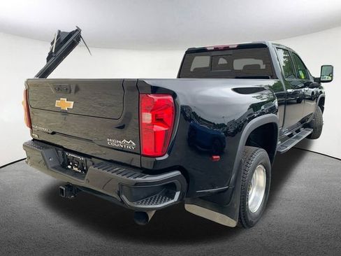 Used 2022 Chevrolet Silverado 3500 High Country w/ Technology Package image 13