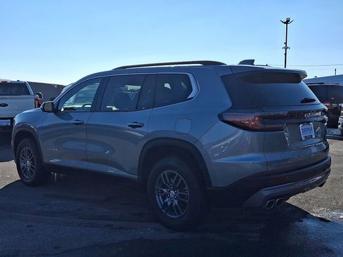 Used 2025 GMC Acadia Elevation image 4